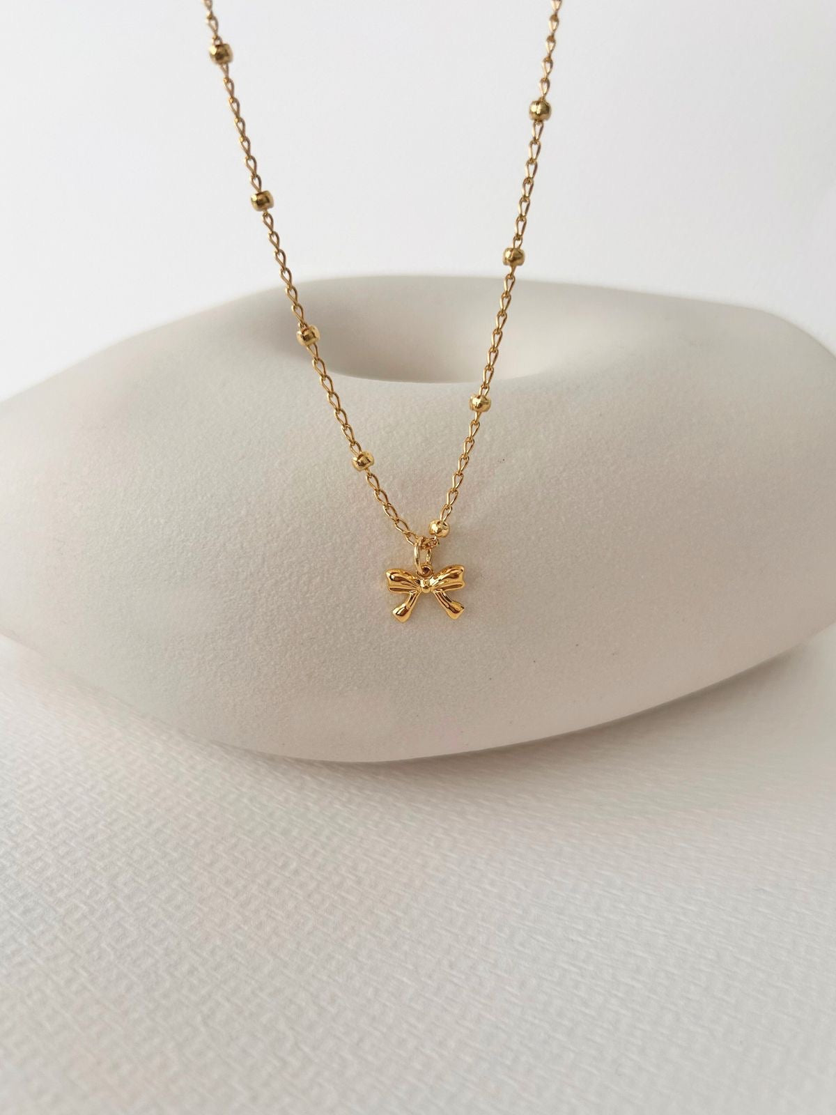 Rosalia - Bow Collar